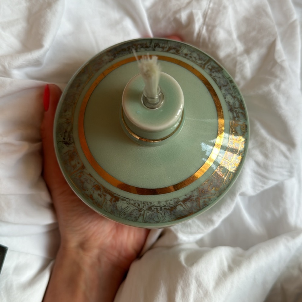 Porcelain Oil Diffuser - Picture 2 of 5